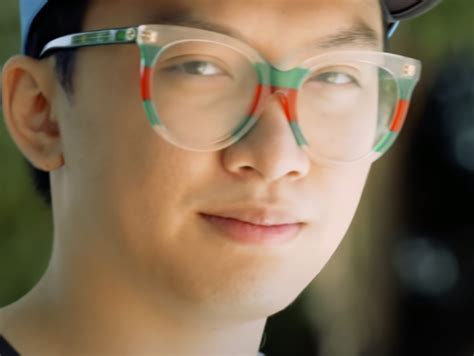 can anyone id these glasses r glasses