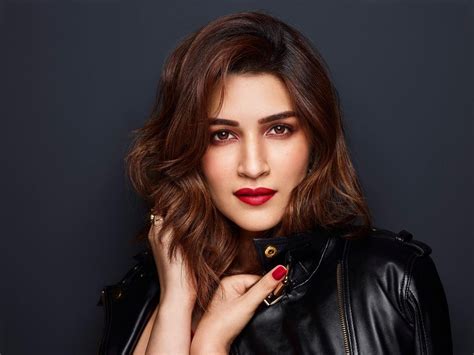Kriti Sanon Gives Cool Vibes In Quirky Outfit See Diva Looking Gorgeous In New Photoshoot News18