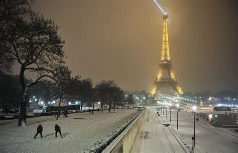 Paris Under The Snow Rpics