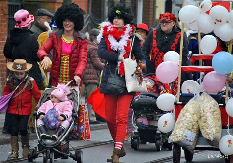 lokales aus düsseldorf karneval in düsseldorf gerresheim 2 teil veedelszug zwischen