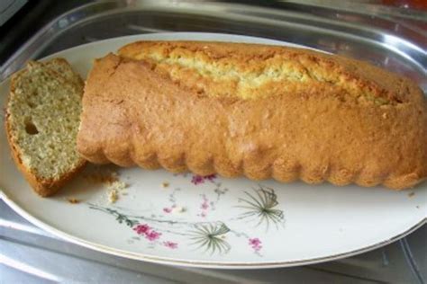 30x30cm) ausrollen und mit zerlassener butter bestreichen. Backen: Gesundheits-Kuchen nach Omas Rezept - Rezept ...
