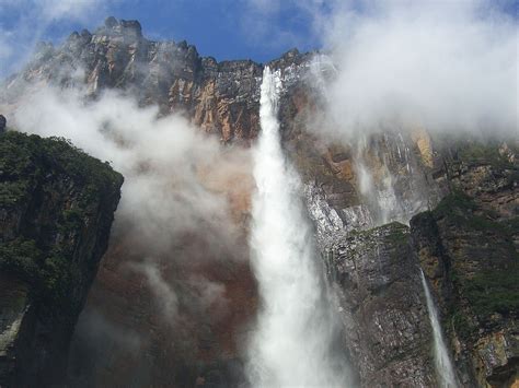 El Salto Del Angel En Venezuela En El Parque De Canaima