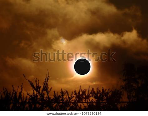 Real Total Solar Eclipse Stock Photo 1073250134 Shutterstock