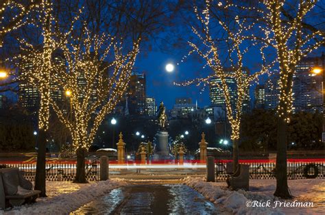 How To Photograph Holiday Lights In The City