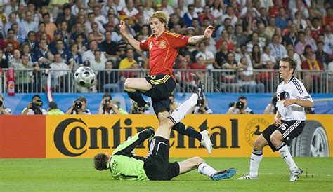 „sie kriegen heute im unterricht nur noch fetzen von deutscher spieler haben geschichte geschrieben. EM 2008: Diese Spieler liefen im Finale zwischen Deutschland und Spanien auf - Seite 1