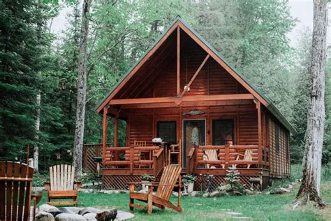 15 Incredible Cabins In The Woods You Can Rent For A Weekend