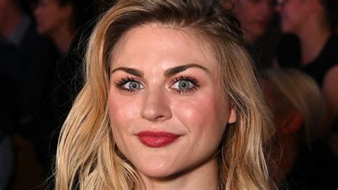 Kurt Cobains Daughter Frances Bean Reflects On Near Death Experience As She Turns 30