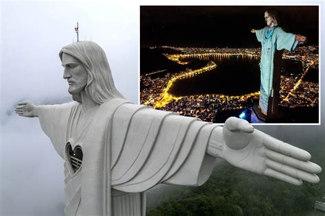 Lightning Breaks Finger Off Rios Christ Statue