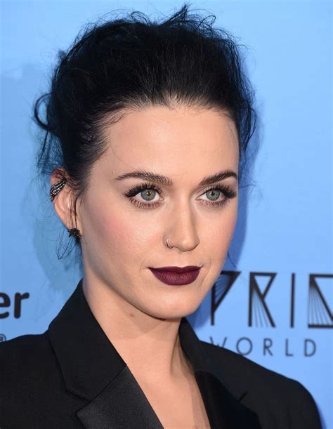 Makeup How To Katy Perry Shows You The Way To Wear Dark Lipstick In