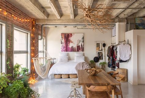 An Artsy Downtown Loft In La Bursting With Books Eclectic Bedroom