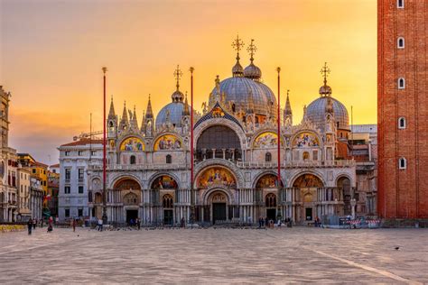 Basilica Di San Marco E Piazza San Marco Venezia Italiait