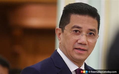 Wan azizah accepted the photo from beliabangkit.blogspot.com. DIALOG RAKYAT: Azmin: Jangan terlalu banyak 'main politik ...