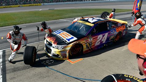 Several Chase Drivers Find Trouble At Kansas Need To Make Up Ground At