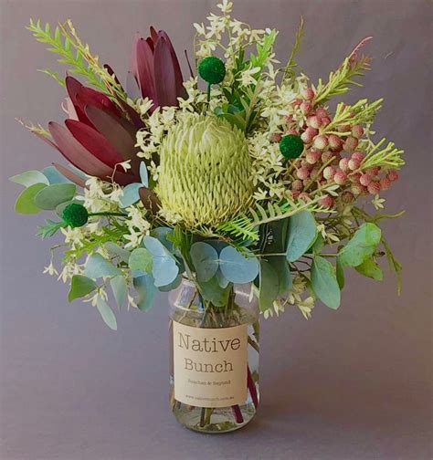 These dried herbs have a balanced nutritional content and can be used in skin and hair care formulas. Native flower Posy Banksia, Berzelia, white Christmas bush ...