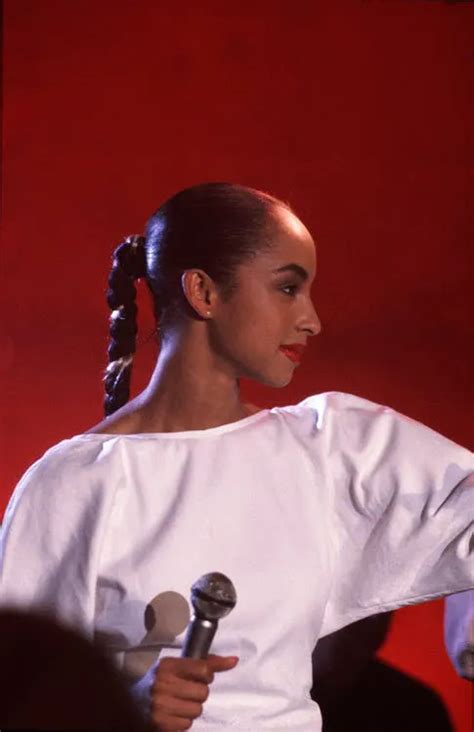 Sades 12 Chicest Style Moments Sade Songs 80s 90s Style Quiet