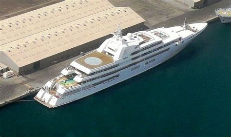 Yacht Dubai A Platinum Superyacht Charterworld Luxury Superyacht