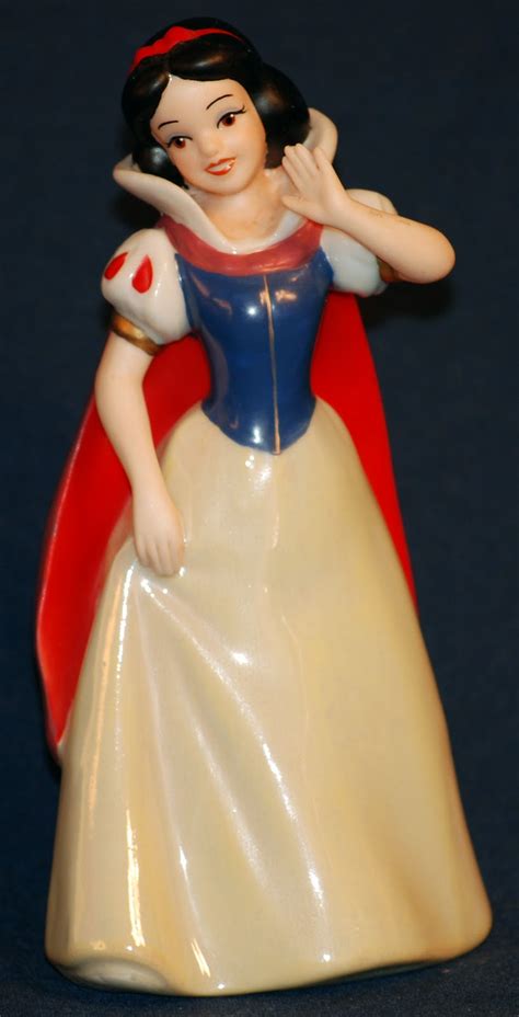 Filmic Light Snow White Archive Snow White Queen Theme Park Figurines