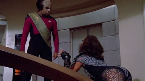 10 Times Star Trek The Next Generation Tried To Be Sexy Page 6