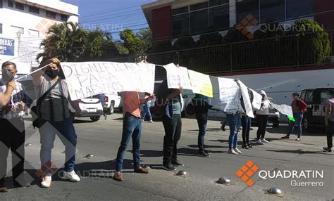 Bloquean Maestros De Inglés En Chilpancingo Para Exigir Recontratación