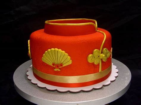 Birthday cakes are often layer cakes with frosting served with small lit candles on top representing the celebrant's age. 50 Fantastic Chinese Cake Decorating Ideas