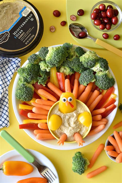 Impress Your Thanksgiving Party Goers With The Ultimate Turkey Veggie Platter So Easy To Throw