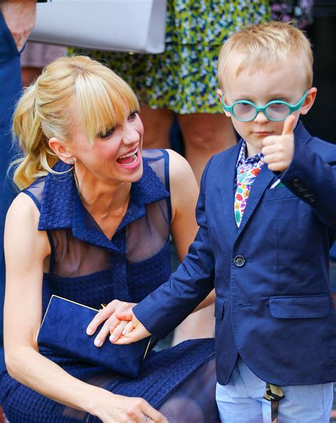 Anna Faris Jokes Son Jack 6 Knows She And Dad Chris Pratt Are Famous