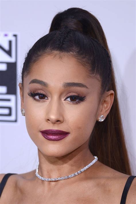 Ariana Grandes Makeup Artists Teach Us To Get The Perfect Cat Eye Look