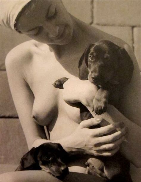 Nude With Dachshunds Photographed By Man Ray C Scrolller