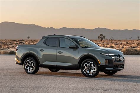 It's a pickup that will have the same foundation as the it's a crossover platform, essentially meant for an active lifestyle. The Hyundai Santa Cruz Small Pickup Can Tow 5,000 Pounds ...