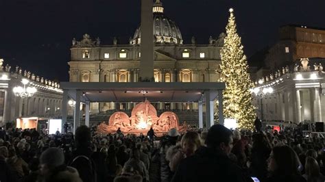Nativity Scene At Vatican S St Peter S Square Sculpted Out Of Tons Of Sand Abc News