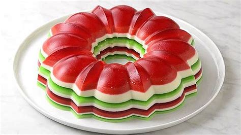 Stuffed with shaved carrots or tinned peaches? Christmas Jello Salad Ring | Recipe in 2020 | Jello ...