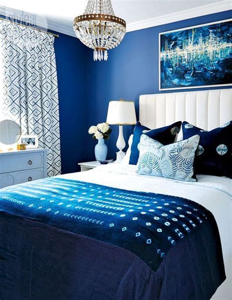 These dramatic navy blue suites are seriously stylish. This royal blue bedroom is fit for any glam girl. #coastalbedroomsblue | Blue master bedroom ...