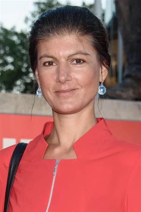 Sahra wagenknecht) — немецкий политик, журналист, член левой партии германии (лпг). Sahra Wagenknecht - Starporträt, News, Bilder | GALA.de