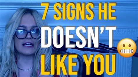 7 Guaranteed Signs A Guy Doesnt Like You 😬 Vixendaily Love Advice