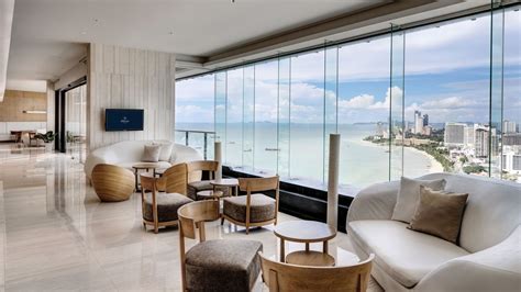 Grand Ocean Suite Room At Hilton Pattaya Youtube