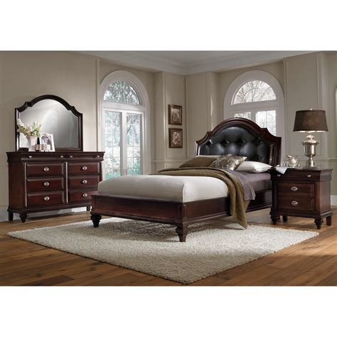 Manhattan 6 Piece Queen Upholstered Bedroom Set Cherry Value City Furniture And Mattresses