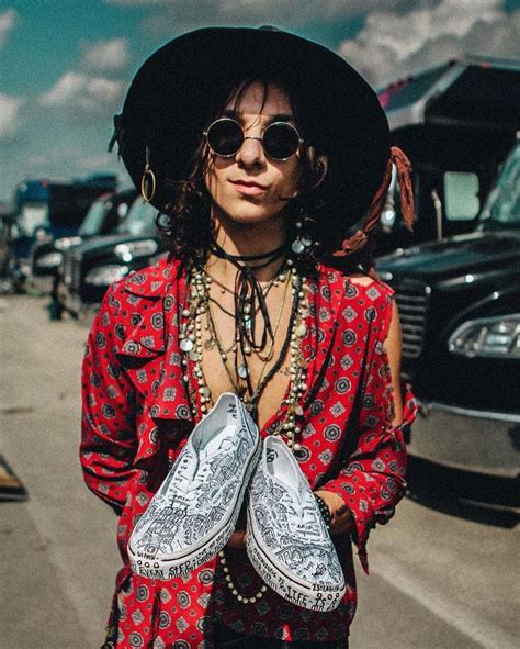 For this weeks lonely with palaye royale we are social distancing as best as we can so we decided to share with you all an unseen and unheard interview. Emerson Barrett | Emerson barrett, Palaye royale, Palaye ...