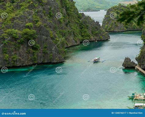 El Mejor Lago Kayangan Del Punto Del Viaje En Coron Palawan Imagen De