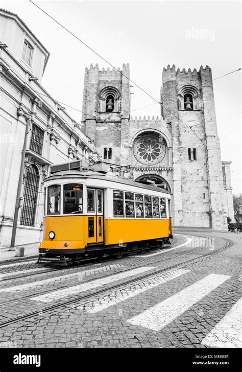 Lisbon Trolley Hi Res Stock Photography And Images Alamy