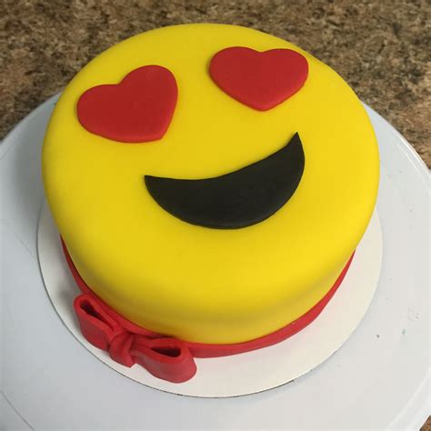 Emoji Cake Tortas De Emojis Torta De Cupcakes Tortas Con Fondant