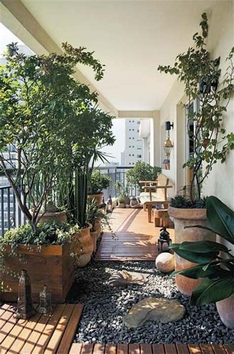 Create A Tropical Garden Oasis In A Balcony With These Ideas