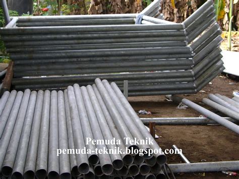 Anti climb 6' pagar chain link (galvanized atau coated hijau) pagar chain link 4' pagar chain link 5' pagar chain link 6' harga yang ditawarkan bukanlah harga tetap dan dis. Pemuda Teknik: Pagar Keliling ( Chain Link ) Proyek Pipe ...