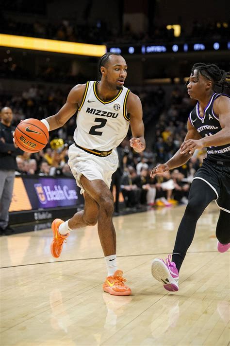 Kc Hoops Product Tamar Bates Leads Missouri Tigers To Blowout Victory At Mizzou Arena
