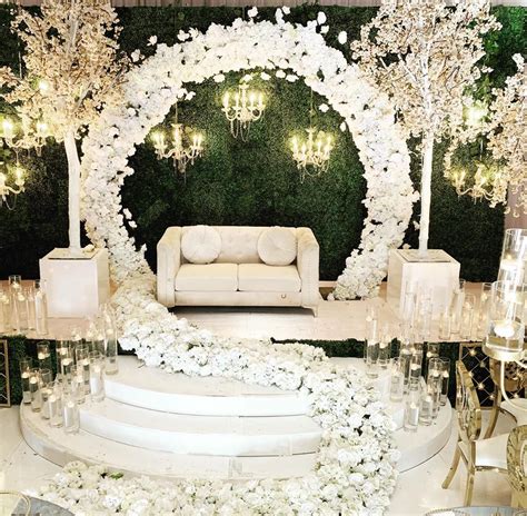 Luxury Reception Stage Decoration / Splendid Wedding Reception Stage Decor Kenya Mandap ...