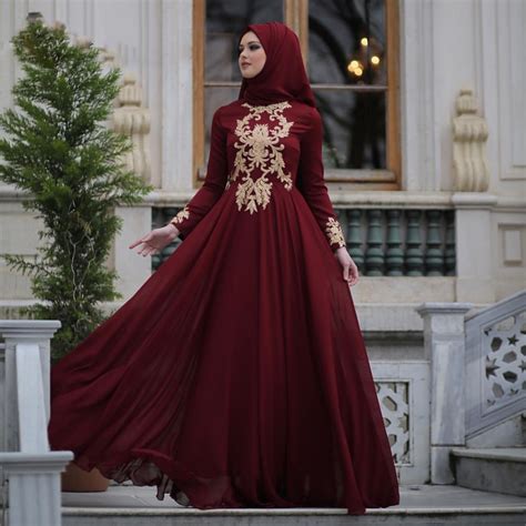 Modest Arabic Muslim Evening Dresses Burgundy A Line Chiffon Gold
