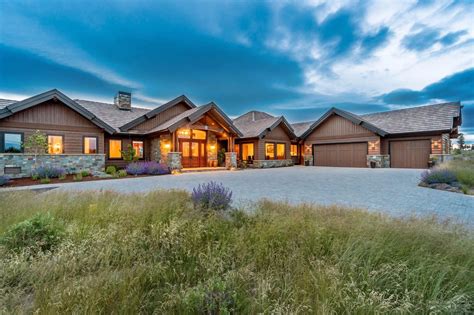 In the blue mountains between ukiah and pilot rock, oregon. Bend Oregon Luxury Homes | September 2017 Trends