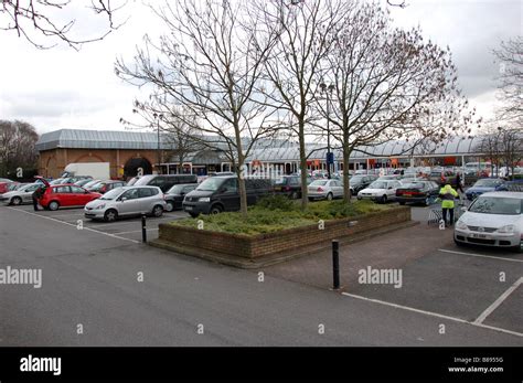Tesco Parking Area In Neasen London England Uk Stock Photo Alamy