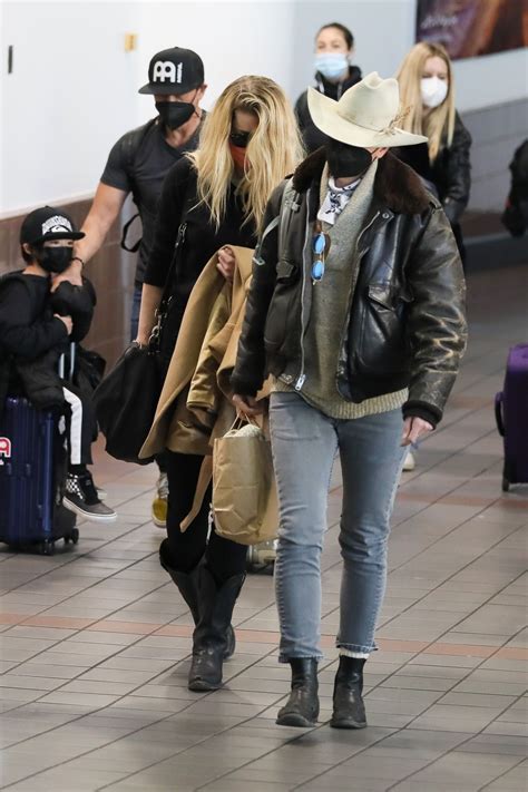 Actress amber heard, 35, has been keeping a big secret for nearly three months! Amber Heard at LAX Airport in Los Angeles 02/20/2021 - Hawt Celebrities