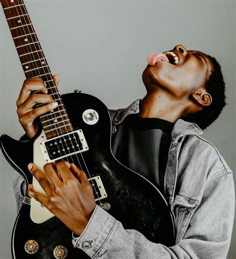 Six Reasons To Date A Black Guitarist