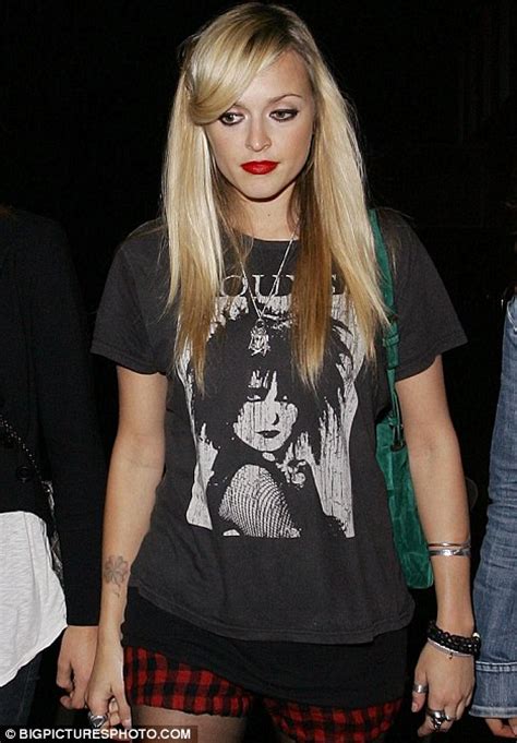 Fearne Cotton Punks It Up In A Siouxsie T Shirt As She Celebrates Her